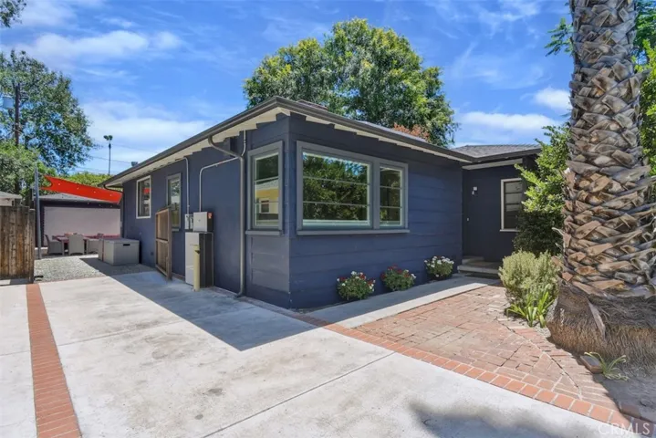 5646 Norwich Ave., Sherman Oaks, California 91411