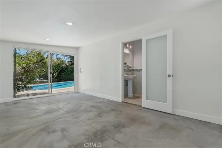 5646 Norwich Ave., Sherman Oaks, California 91411