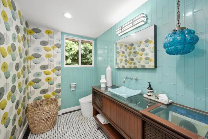 powder room
