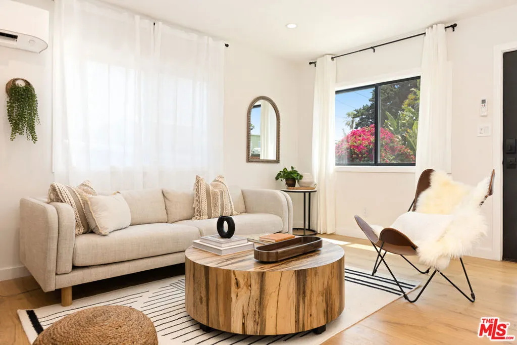 17 Sunset Avenue 1, Venice, California 90291 — photo 4
