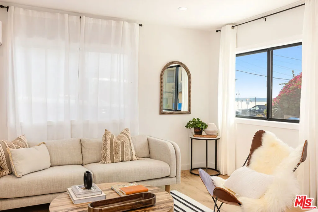 17 Sunset Avenue 1, Venice, California 90291 — photo 5