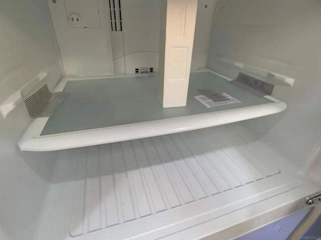 New refrigerator (interior view 1).