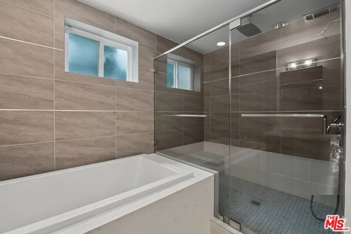 175 Barlock Avenue, Los Angeles, California 90049