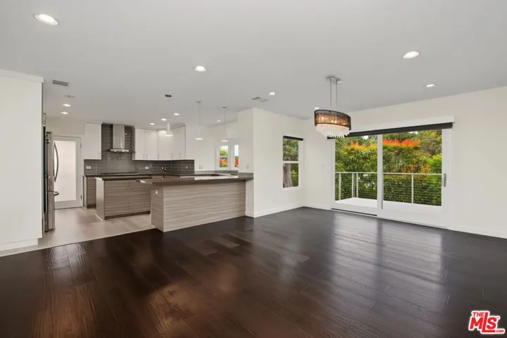 175 Barlock Avenue, Los Angeles, California 90049