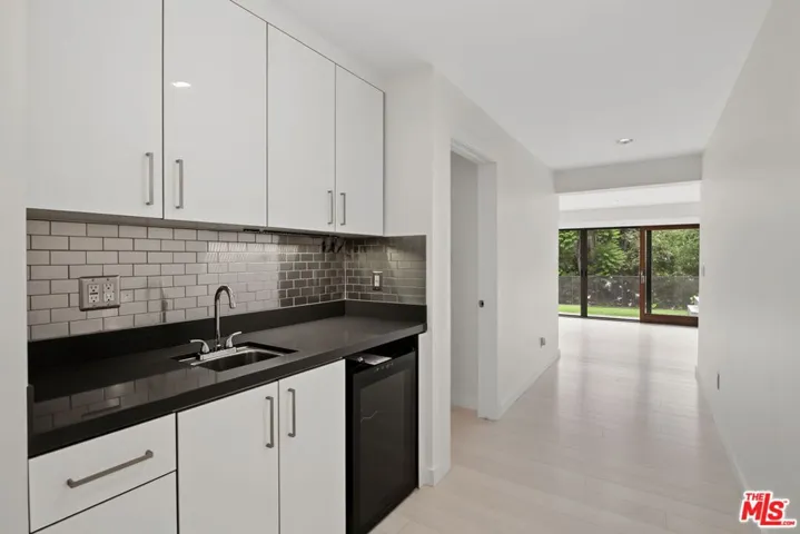 175 Barlock Avenue, Los Angeles, California 90049