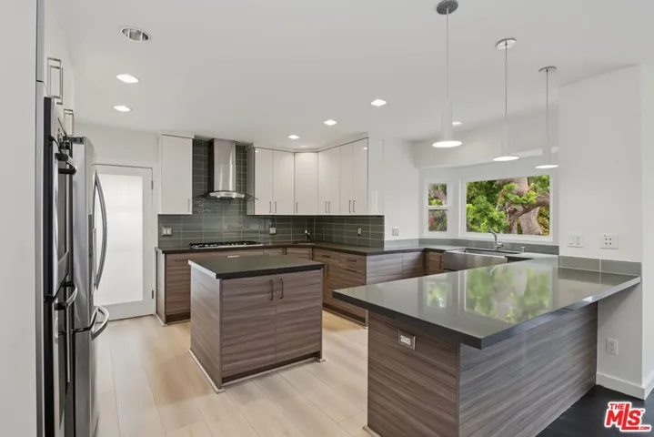 175 Barlock Avenue, Los Angeles, California 90049