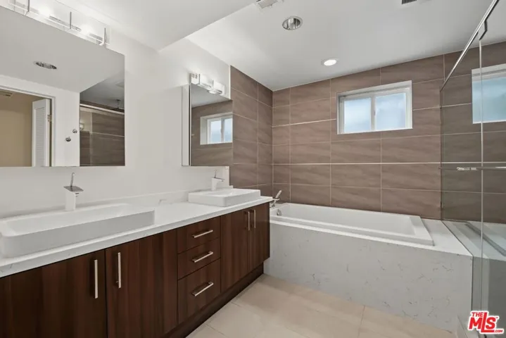 175 Barlock Avenue, Los Angeles, California 90049