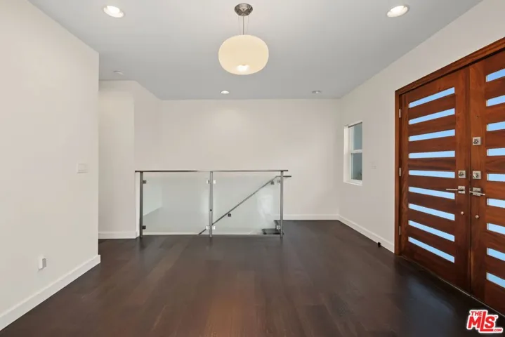 175 Barlock Avenue, Los Angeles, California 90049