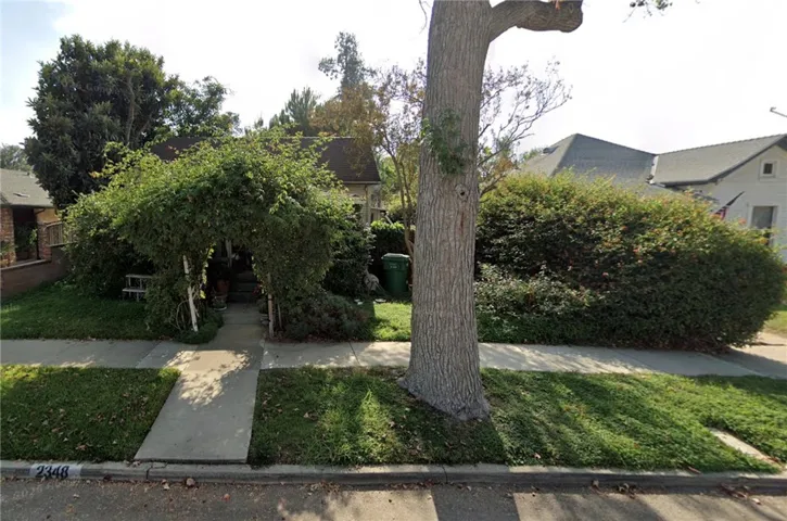 Street view of front of property.