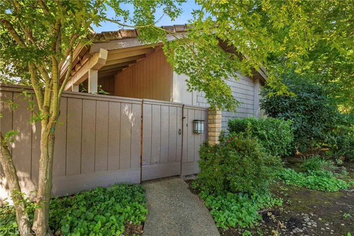 28 Pebblewood Pines, Chico, California 95926