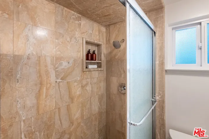 17158 Clemons Drive, Encino, California 91436