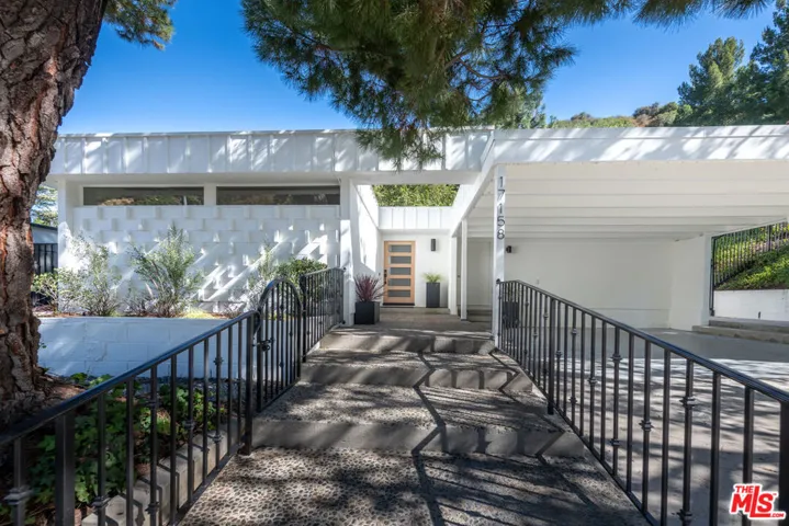17158 Clemons Drive, Encino, California 91436