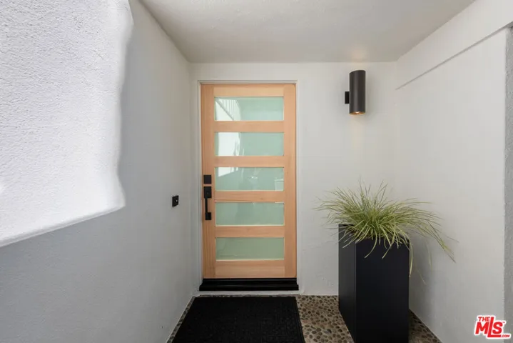 17158 Clemons Drive, Encino, California 91436