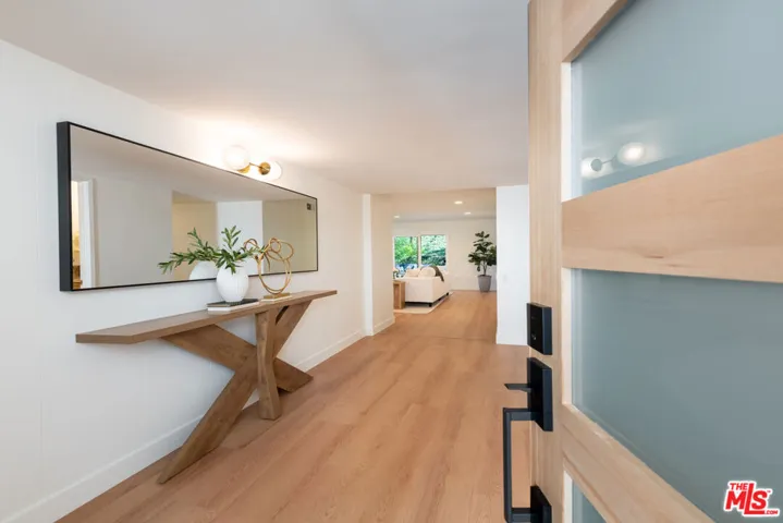 17158 Clemons Drive, Encino, California 91436