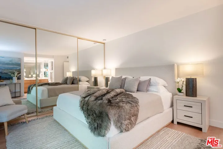 17158 Clemons Drive, Encino, California 91436