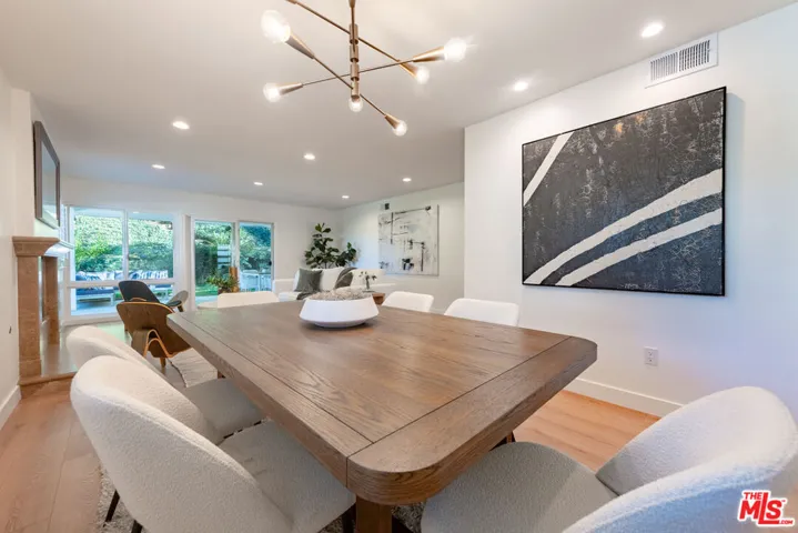 17158 Clemons Drive, Encino, California 91436