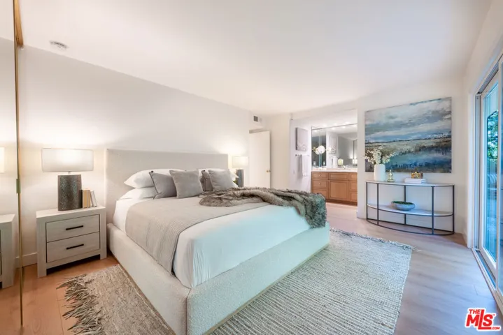 17158 Clemons Drive, Encino, California 91436