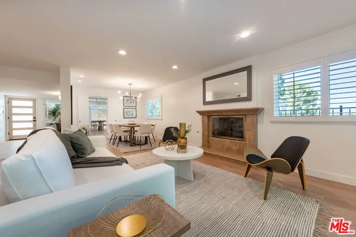 17158 Clemons Drive, Encino, California 91436