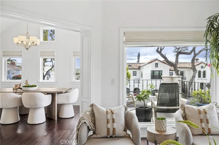 423 Poppy, Corona Del Mar, California 92625