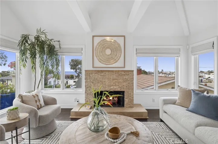 423 Poppy, Corona Del Mar, California 92625