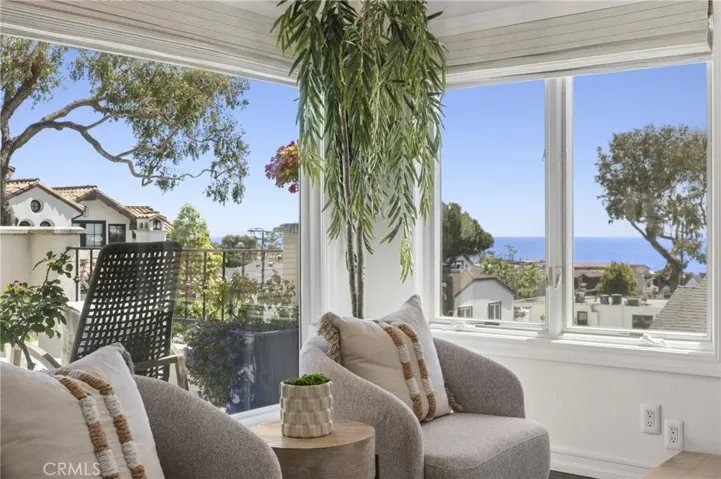 423 Poppy, Corona Del Mar, California 92625