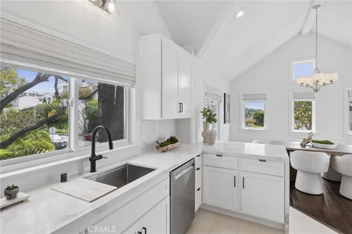 423 Poppy, Corona Del Mar, California 92625