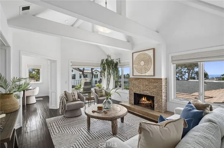 423 Poppy, Corona Del Mar, California 92625