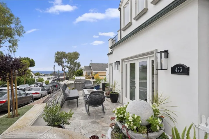 423 Poppy, Corona Del Mar, California 92625
