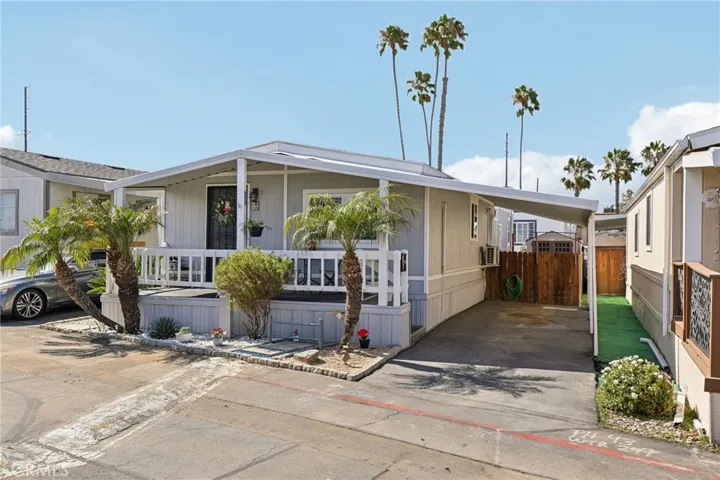 7652 Garfield, Huntington Beach, California 92648