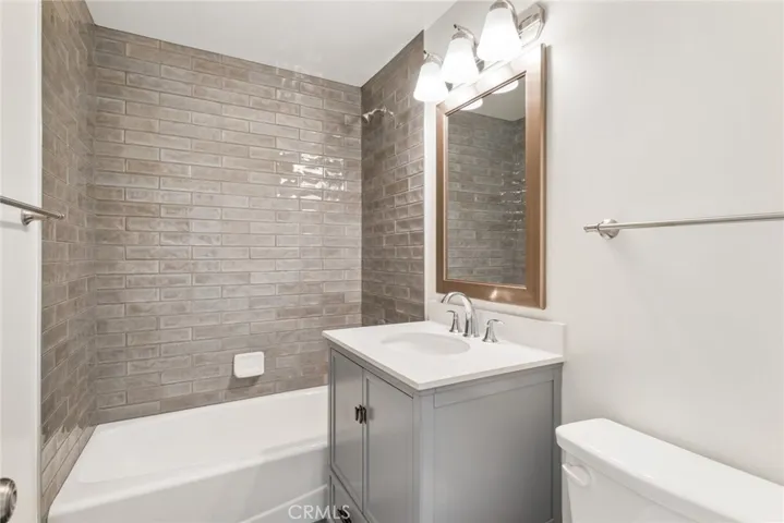 121 E Bay St D, Costa Mesa, California 92627