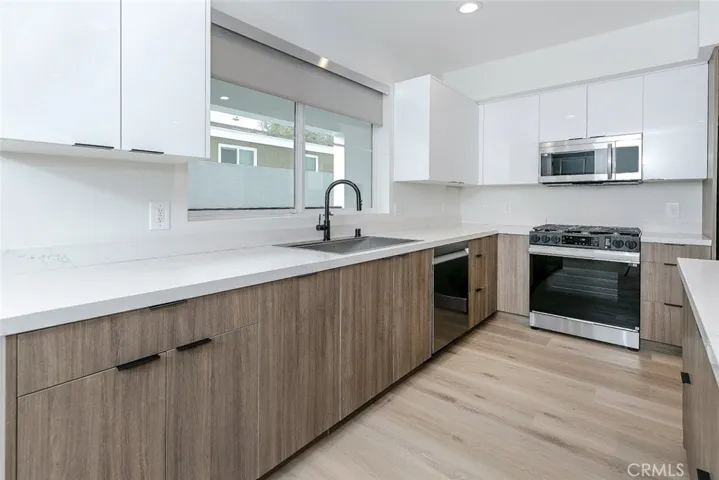 10218 Fernglen 101, Tujunga, California 91042