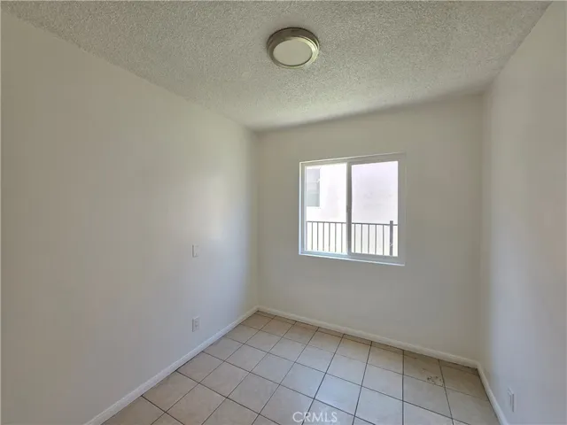 2672 S Redondo, Los Angeles, California 90016