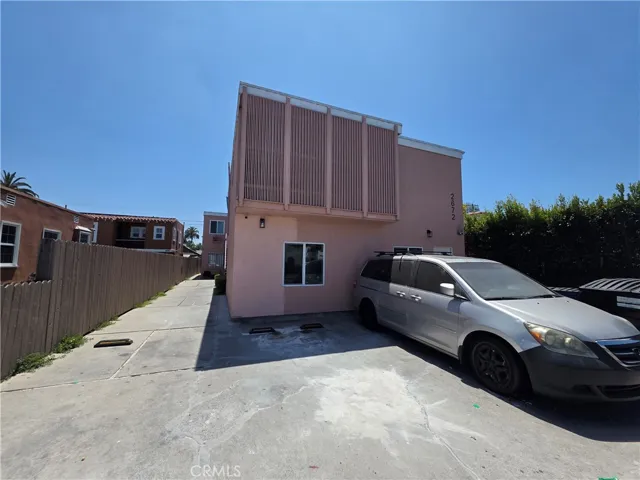 2672 S Redondo, Los Angeles, California 90016