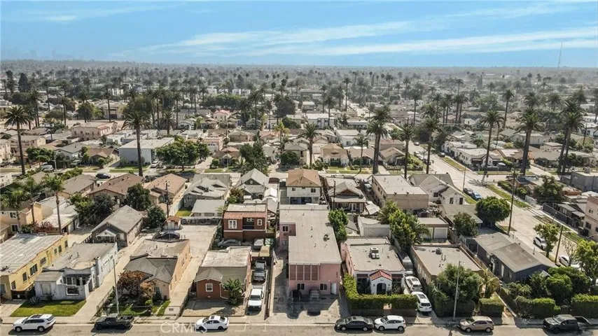 2672 S Redondo, Los Angeles, California 90016