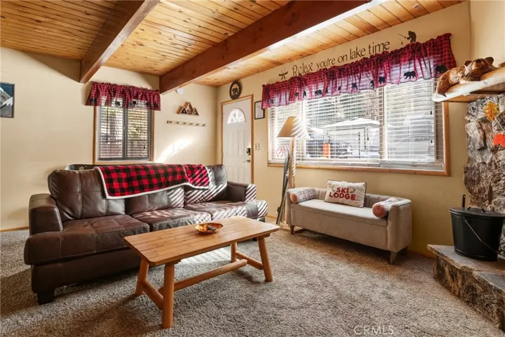 42674 Cedar, Big Bear Lake, California 92315