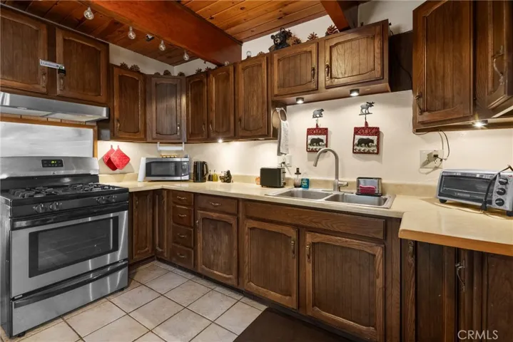 42674 Cedar, Big Bear Lake, California 92315