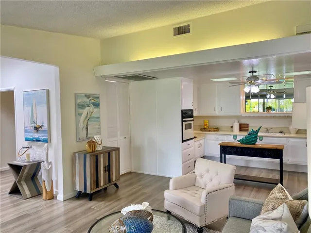 1701 Tam Oshanter Rd M12-11d, Seal Beach, California 90740