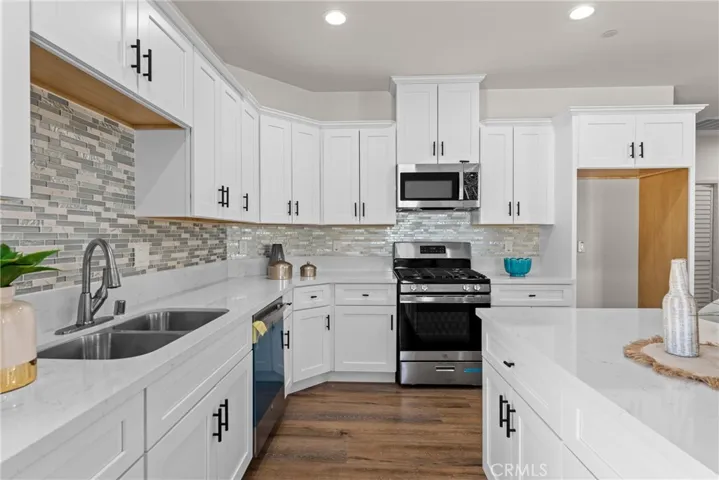 16277 Puesta Del Sol, Victorville, California 92394