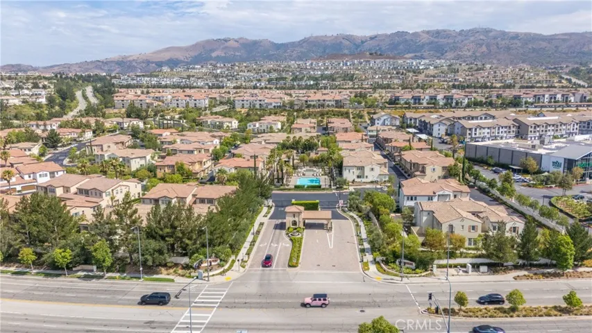 20328 Paseo Las Olivas, Porter Ranch, California 91326