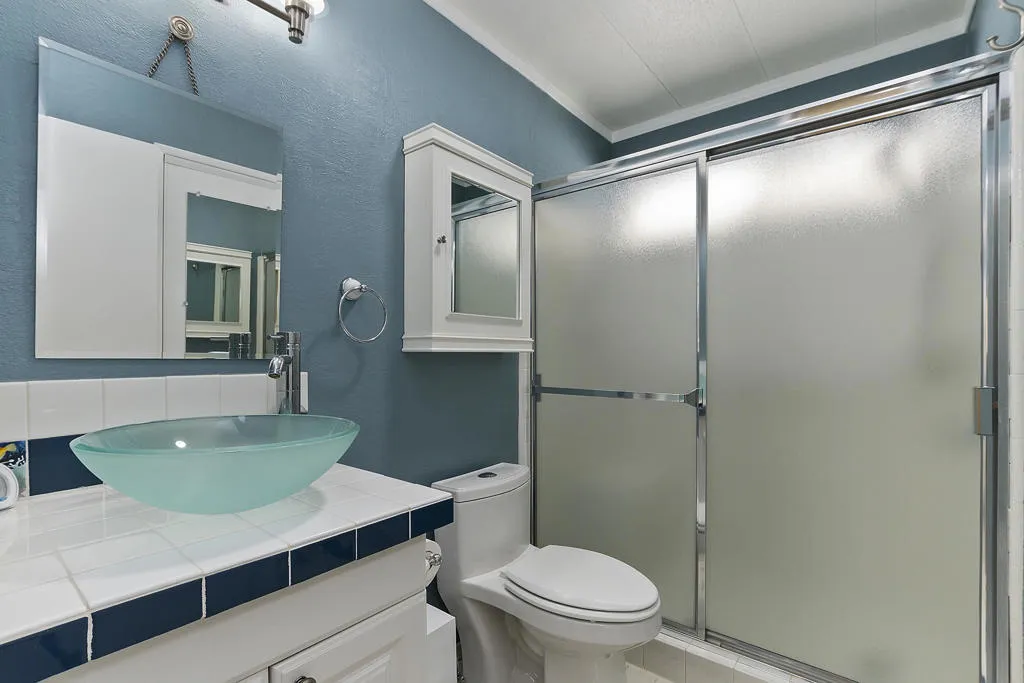 28-Bathroom 2 28-Bathroom 2