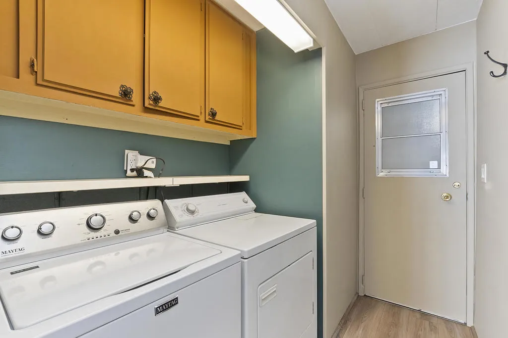 29-Laundry Room 29-Laundry Room