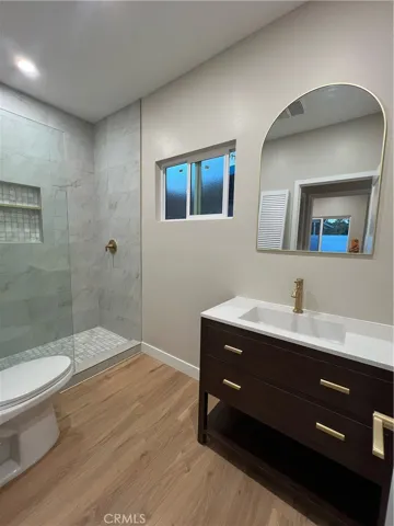 BATHROOM #1