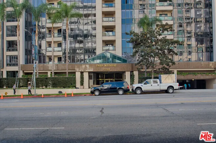 10724 Wilshire Boulevard 1001, Los Angeles, California 90024