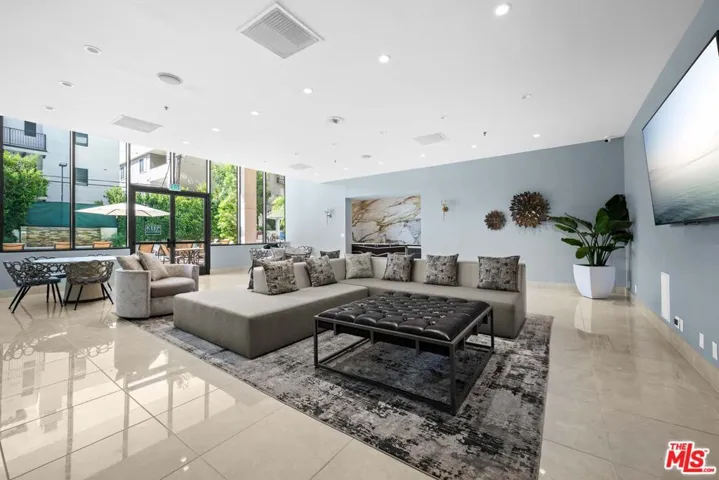 10724 Wilshire Boulevard 1001, Los Angeles, California 90024
