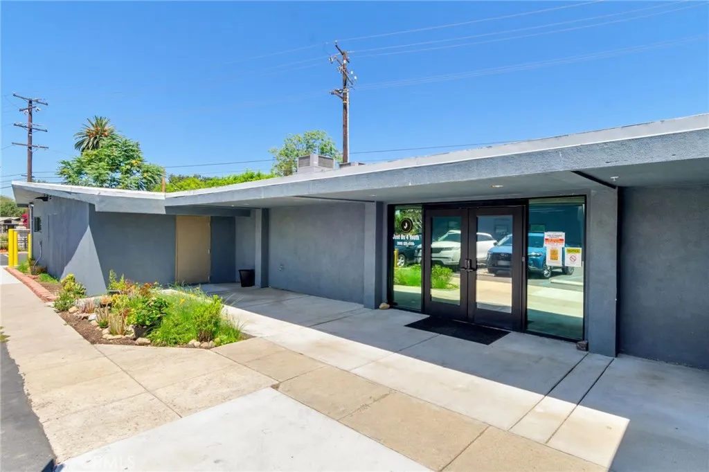 1269 N Park Ave, Pomona, CA 91768