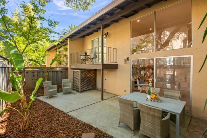 18400 Overlook Road 13, Los Gatos, California 95030