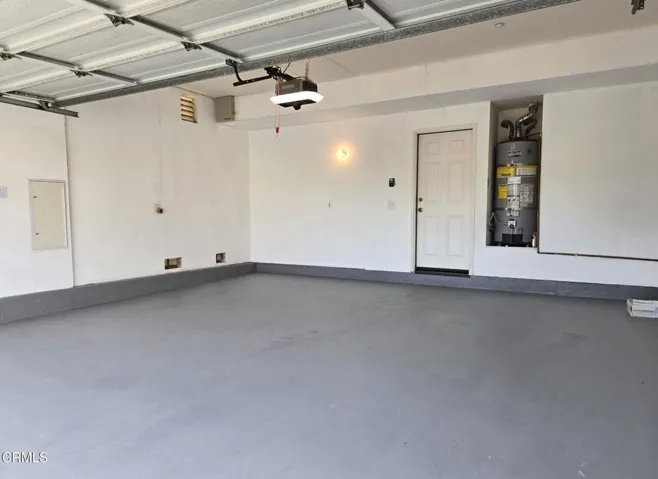 LARGE GARAGE