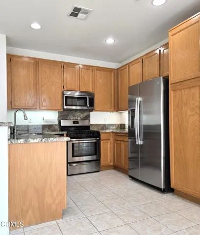 REFRIGERATOR INCLUDED