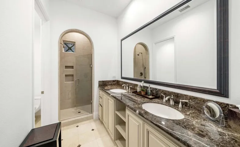 Guest House Bath