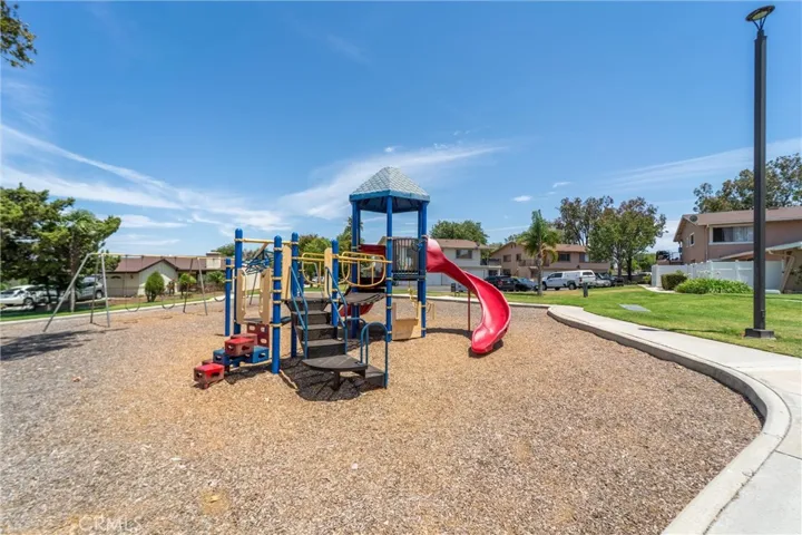 1382 Via Santiago D, Corona, California 92882